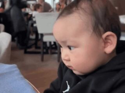 싱글벙글 인생 2회차 들킬뻔한 아기