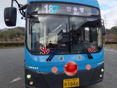 최근 악성 민원으로 사라졌던 부산 산타버스 근황