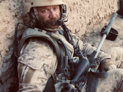 네이비씰에서만 30년을 복무한 개씹마초 상남자