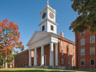 美 대학에 기부된 알몸 소녀 동상