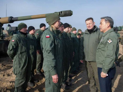 첫 실탄사격을 한 폴란드군 K-9 자주포