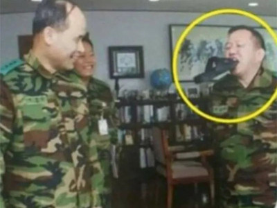 2성장군이 슬리퍼를 입에 문 이유