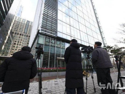 쿠팡 본사 압수수색 종료 사진.jpg