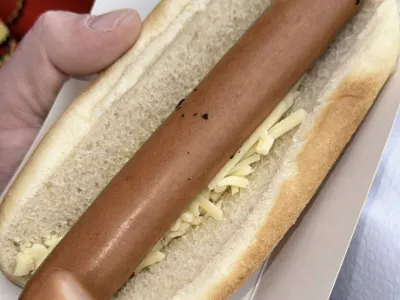 호불호 안 갈리는 8천원짜리 핫도그