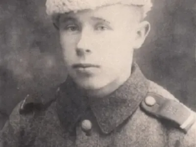 저격수로 유명하지만 실상은 그냥 인간병기 였던 인물