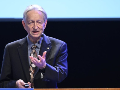 노벨상 수상자 '인공지능에게 복종 요구하면 안 된다' .jpg