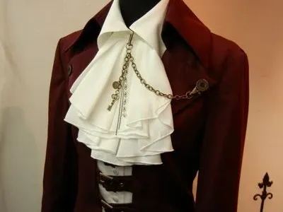 귀족들이 목에 하는 그거 이름이 뭐였지.jpg