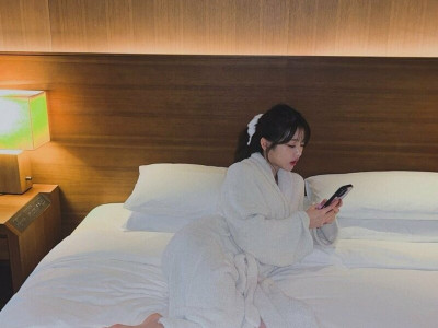 목욕가운 입은 장원영