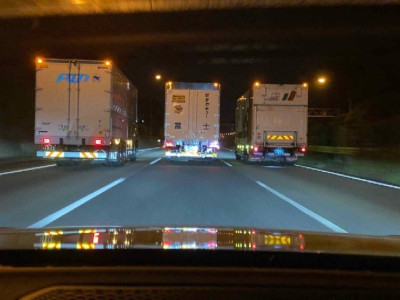 우리 삼형제는 달리는 차로는 서로 다를지언정!