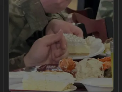 미군 미 병사들에게 성찬 지급