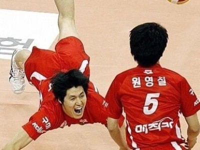 전갈킥 원조인가..