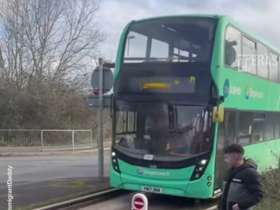 영국에 있는 버스전용차로 진입 차단 시스템