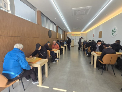 탑골공원 장기판이 낙원상가로…'어르신 문화 놀이터' 북적