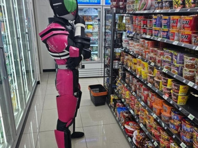 요새 편의점에 컵라면 사러가면