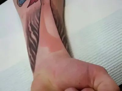 신박한 만화 캐릭터 문신.jpg