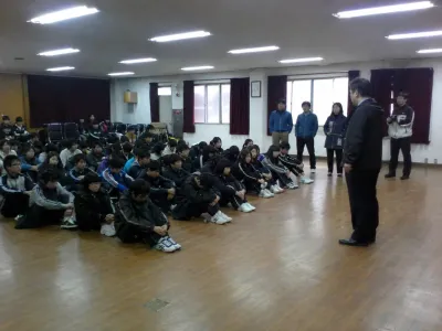 GPT 신모델로 만든 2009년 수학여행 사진 ㄷㄷ