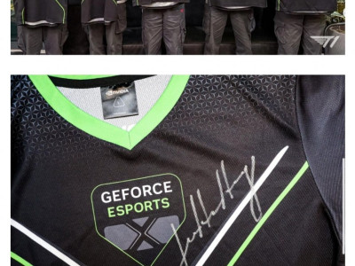 T1 선수단에게 친필 사인 유니폼 보내준 젠슨황