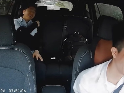 “한국인 맞네” 택시 뒷좌석서 아이 발견한 남성이 한 행동…베트남 ‘감동