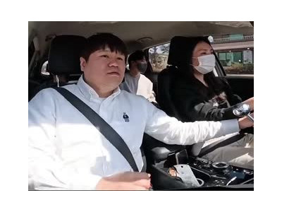 운전 강사의 싸늘한 눈빛
