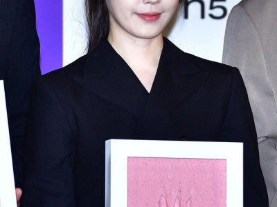 아이유, 미혼모들 위해 초복 삼계탕 기부