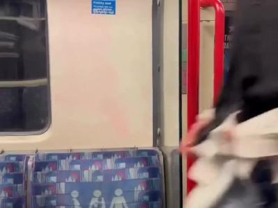 지하철에서 앞에 앉은 여자랑 눈 마주치기