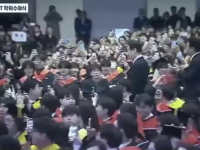 입틀막 카이스트 학위수여식 근황.jpg