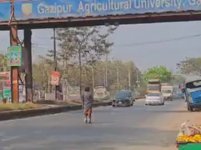 방글라데시의 대학교 앞 도로
