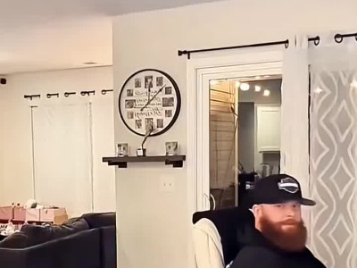 남편이 아내를 급히 따라간 이유