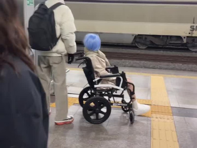 부산역 휠체어녀 ㄷㄷ