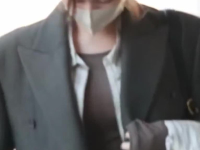 살짝 비치는 사나 공항패션