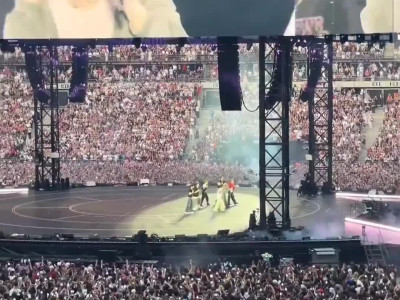 대통령도 못참는 BTS 공연