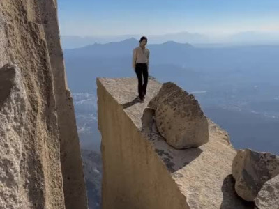 목숨걸고 올라야하는 도봉산 명소