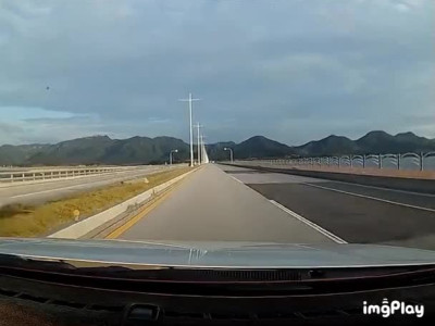 과속하다가 순식간에 털린 오토바이