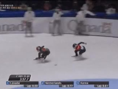 최민정의 막판 스퍼드를 보고 멘붕이 온 상대 선수들.jpgif