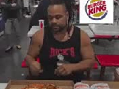 코스트코 피자와 버거킹 와퍼를 같이 먹는 흑형