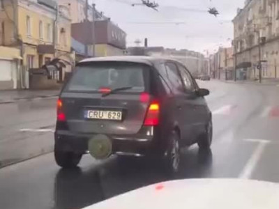 뒷차가 알아서 간격 조정하게 만드는 장치.mp4