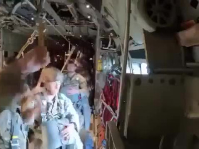 공수부대 강하 훈련중 참수될뻔한 상황