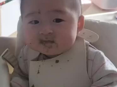 눈으로 욕하는 아기