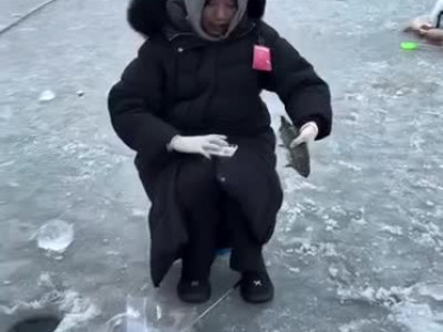 얼음낚시 영상으로 조회수 1300만