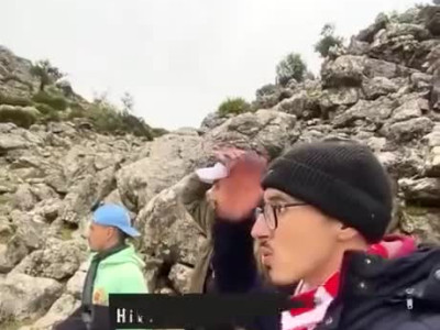 강의 시작점을 발견한 사람들 : ???. gif