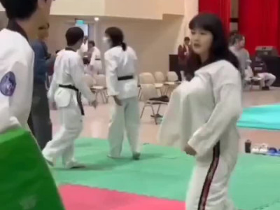 엄청난 태권도녀