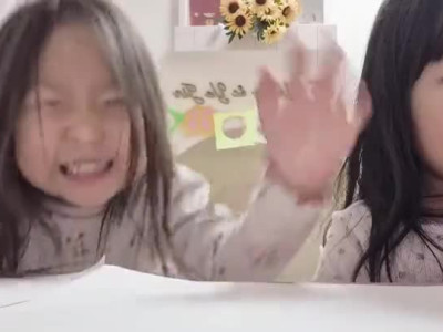 유튜브 찍는 자매