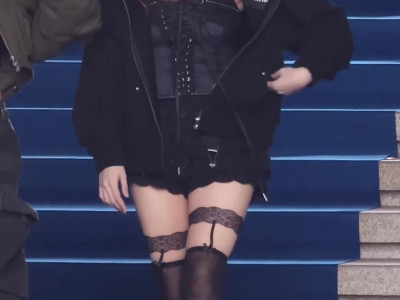 츠키 의상 때문에 화난 트위터