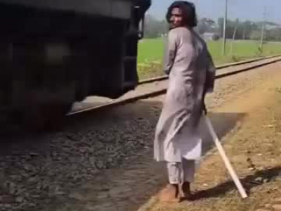 인도의 스마트폰 사냥꾼.gif