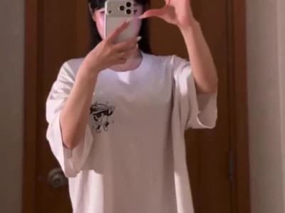 ㅇㅎ) 쇼츠 찍는 미모의 처자..gif