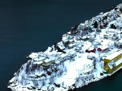 노르웨이 눈 덮인 섬마을