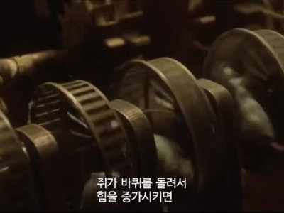 허리 안 좋은 사람도 박음질 하게 해주는 침대.mp4