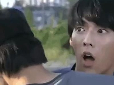 역대급 죽는 연기.gif