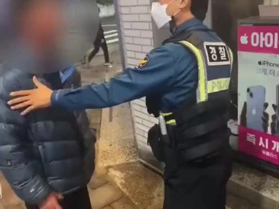 경찰에게 쌍욕하는 취객.mp4