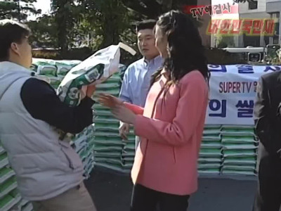 쌀포대 드는 강호동 피지컬